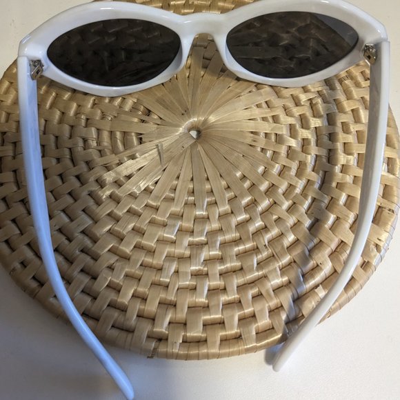 White sunglasses - Cat eye - Picture 3 of 5